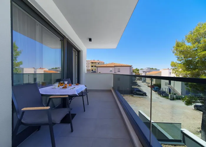 Bila * بودْسْتغانا